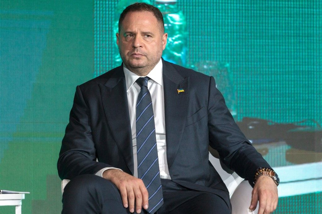 Andrij Jermakot, az elnöki hivatal vezetőjét sejtik a Zelenszkij köreiben dúló belharc mögött