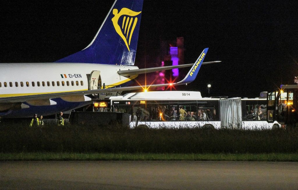 Tűzriadó miatt tört ki pánik egy Ryanair gépen