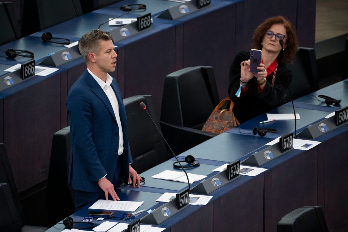 Strasbourg, 2024. december 18.
Magyar Péter, a Tisza Párt elnöke és EP-képviselője és Gerzsenyi Gabriella, a Tisza Párt EP-képviselője az Európai Parlament plenáris ülésén Strasbourgban 2024. december 18-án.
MTI/Bodnár Boglárka