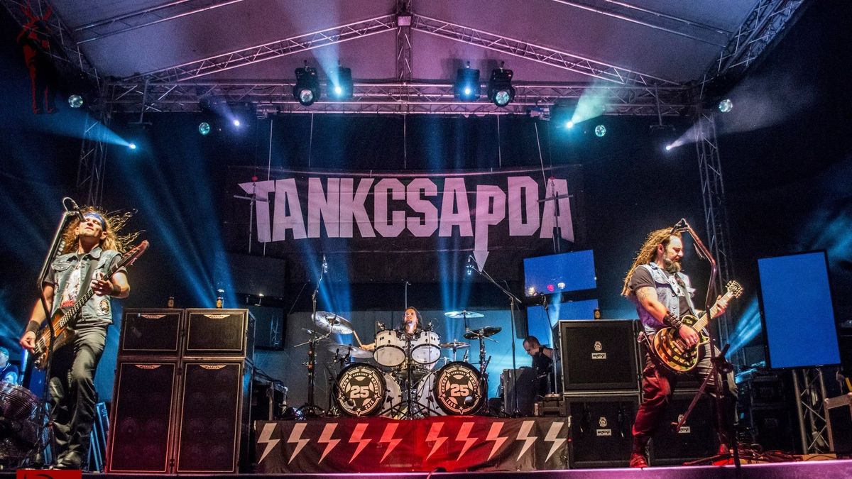 Döntés született: elhalasztják a Tankcsapda és a Bagossy Brothers Company koncertjét