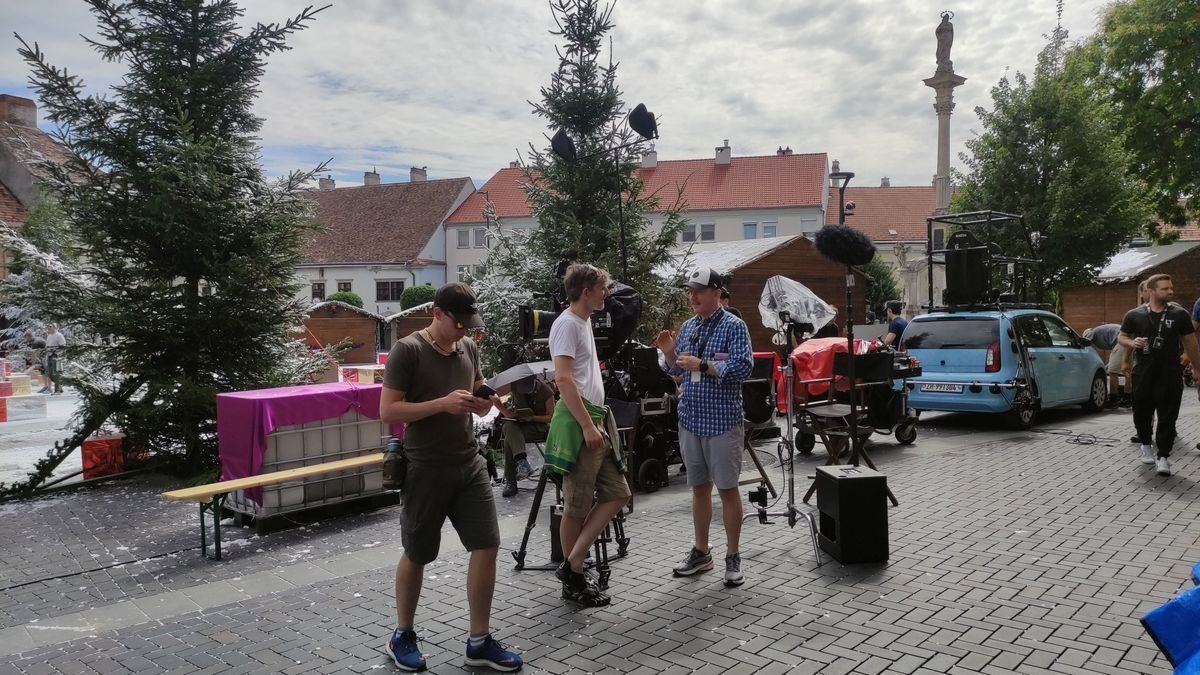 Hollywoodi sztárok, és a tél is beköszöntött a belvárosban