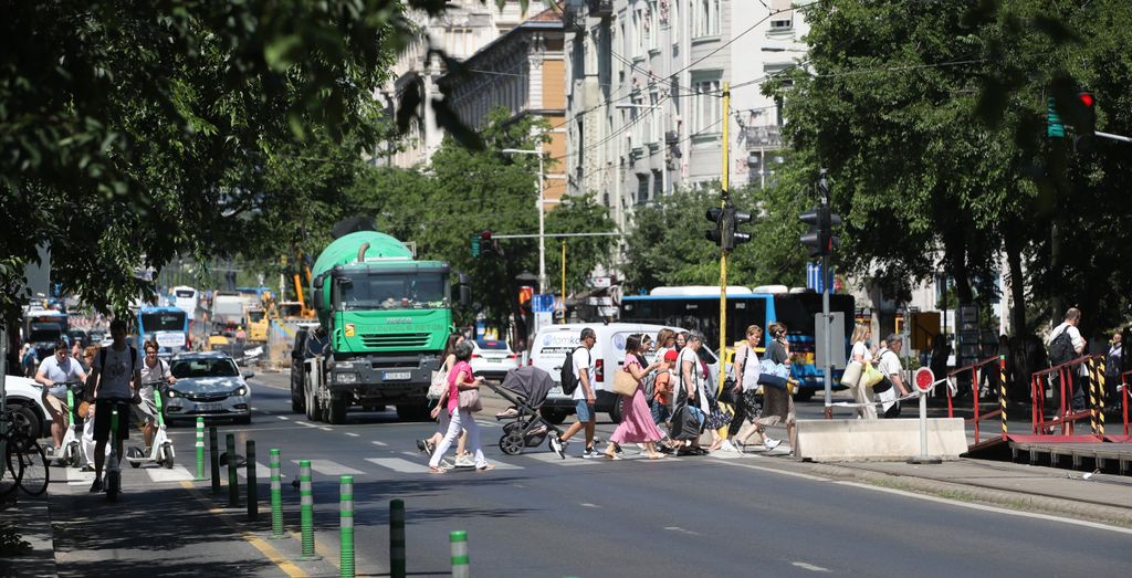 20250701 budapest felujitasok miatt dugok alakulnak ki a kozlekedesben havran zoltan magyar nemezet