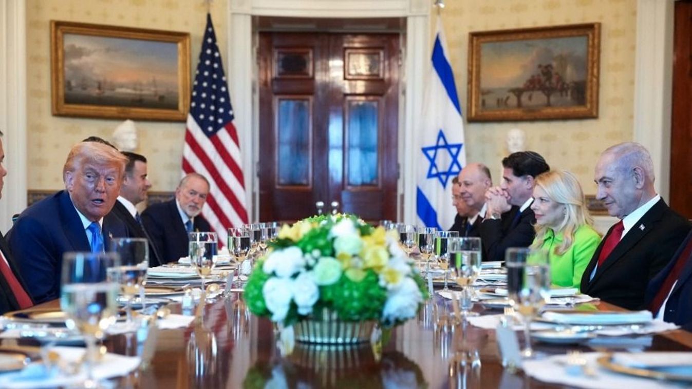 Benjamin Netanjahu izraeli miniszterelnök munkavacsora keretében egyeztetett Donald Trump amerikai elnökkel 