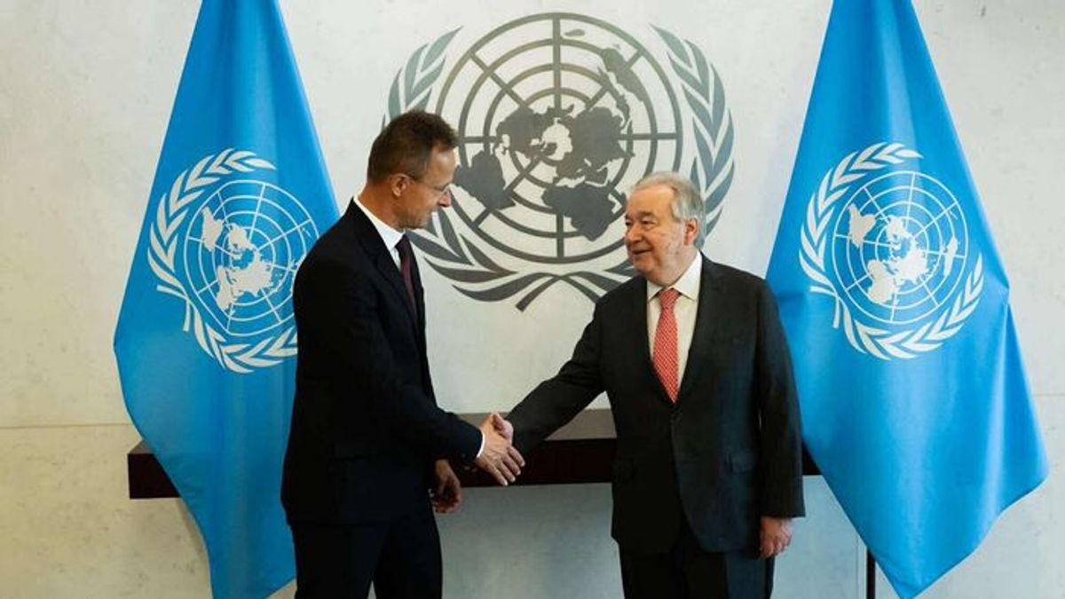 Hungary FM: There's No Resolution to This War on the Battlefield