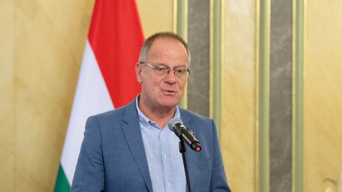 Segíti a kormány a településeket a bajban