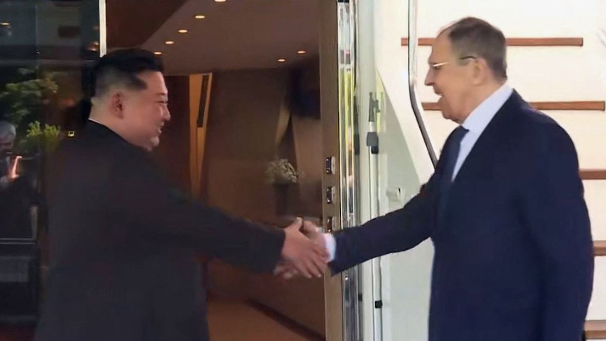 Észak-Korea komoly bejelentést tett az orosz külügyminiszternek