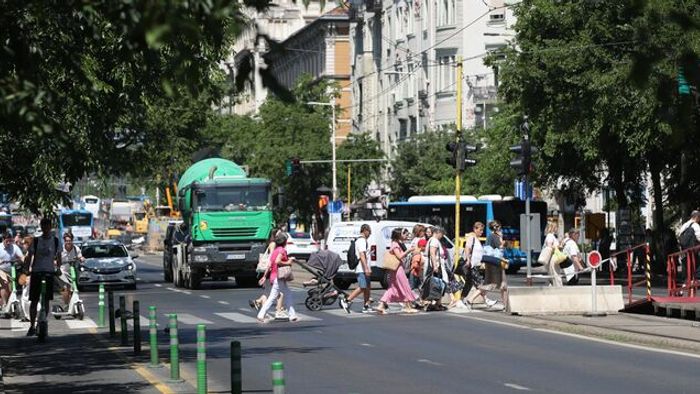 20250701 budapest felujitasok miatt dugok alakulnak ki a kozlekedesben havran zoltan magyar nemezet