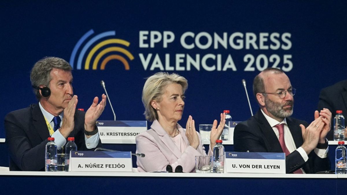 Valami feltűnt Dömötör Csabának Von der Leyen megmentésekor
