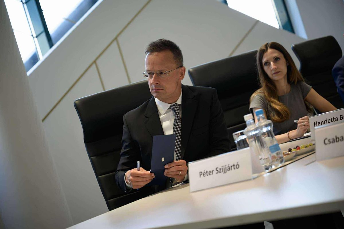 Bárhogy fenyegetőzik Zelenszkij, Magyarország nem támogatja az ukrán EU-csatlakozást