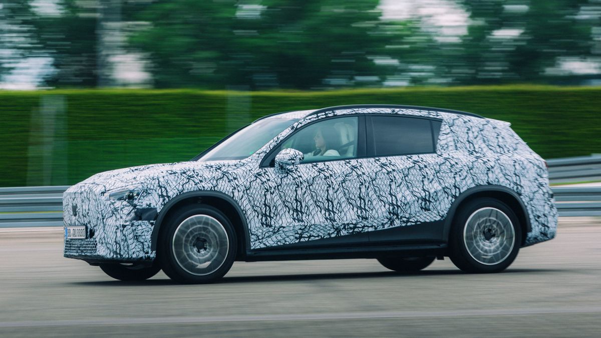 Der neue Mercedes-Benz GLC mit EQ Technologie in Sindelfingen, 2025.
The all-new Mercedes-Benz GLC with EQ Technology in Sindelfingen, 2025.