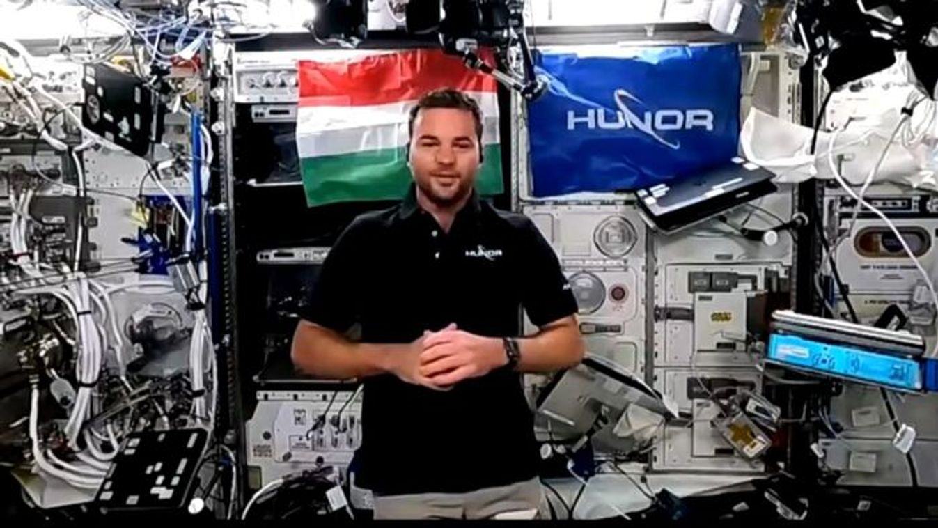 Tibor Kapu reporting live from space (Photo: Facebook/Tibor Kapu)