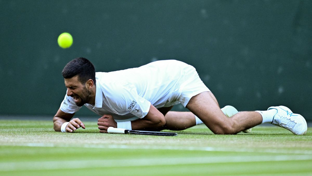 Novak Djokovics elesett Flavio Cobolli ellen, a szerb és Jannik Sinner drukkerei is sérülés miatt aggódhatnak a wimbledoni elődöntő előtt