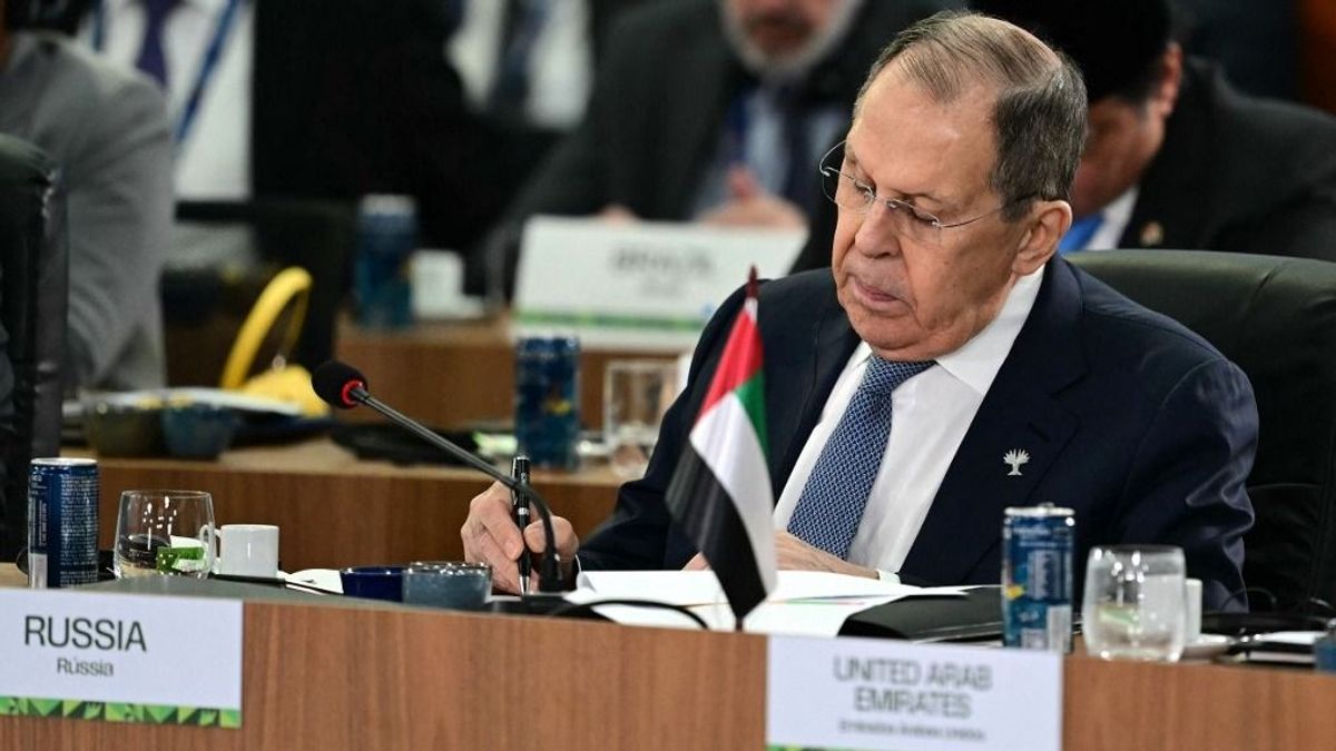Lavrov reformokat sürget