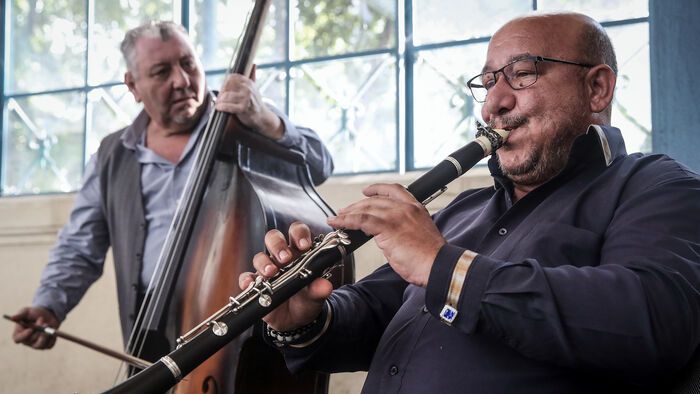 Muzsikáló Magyarország - cigányzene szórakoztatja az utazókat