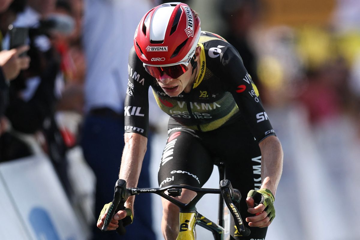 Jonas Vingegaard második lett a Tour de France első magas hegyi szakaszán, de több mint két perccel Tadej Pogacar után ért célba