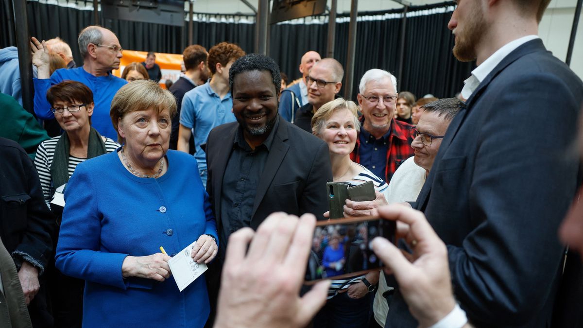 Angela Merkel tajtékzik, ismét a migránsok pártjára állt