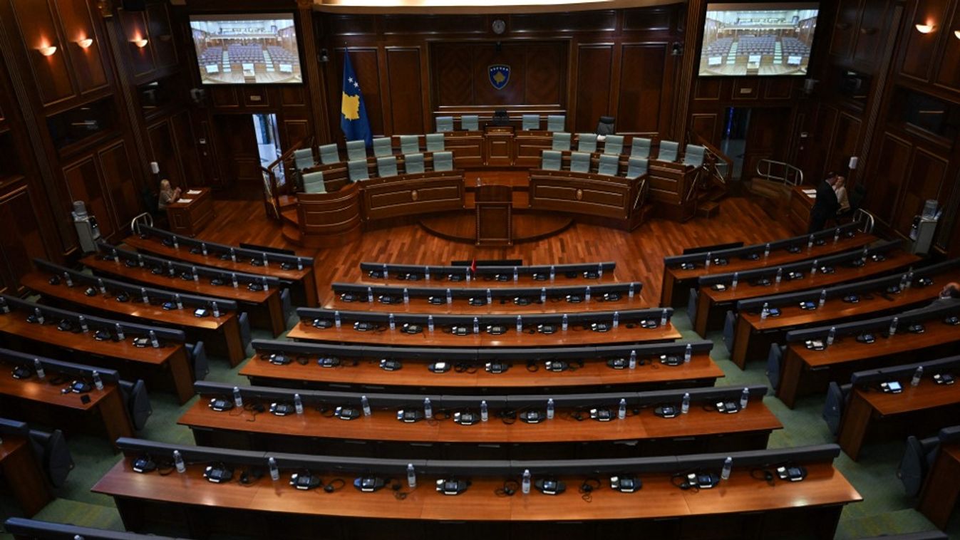 Üres a koszovói parlament (Fotó: AFP)