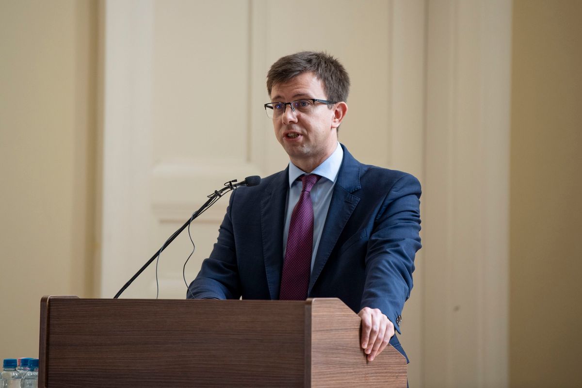 Bóka János európai uniós ügyekért felelős miniszter beszédet mond az NKE V4 Diplomáciai Akadémiája 2025-ös programsorozatának megnyitóján a Nemzeti Közszolgálati Egyetemen (NKE) 2025. június 23-án (Fotó: MTI/Bodnár Boglárka)