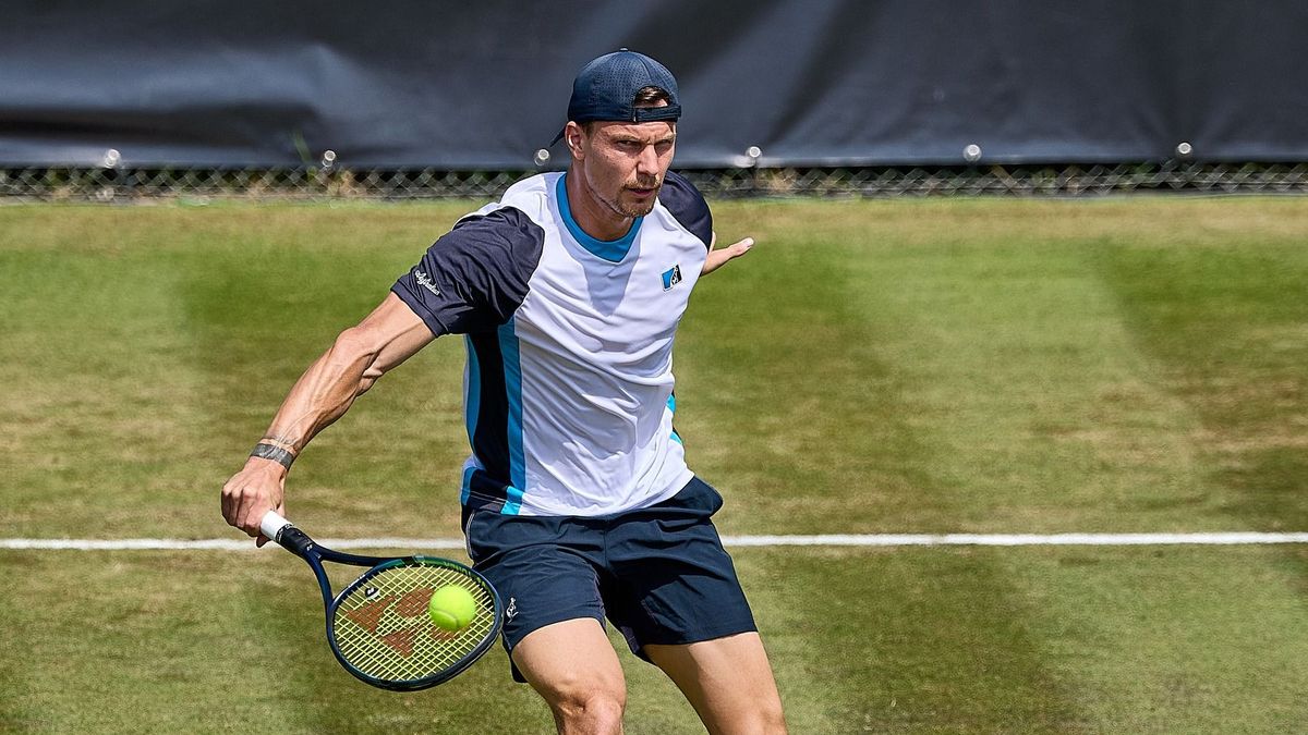 Sokk Wimbledonban, Fucsovics követte a jó példát