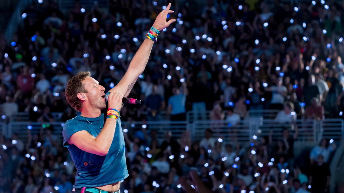 Házasságtörő vezérigazgatón röhög a fél internet, a Coldplay énekese leplezte le + videó