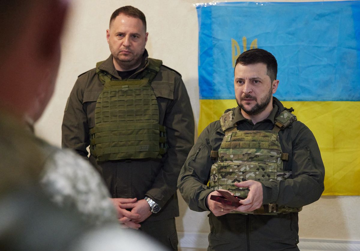 Zelenszkij kényszersorozással próbálja pótolni a gyorsan fogyó ukrán gyalogságot