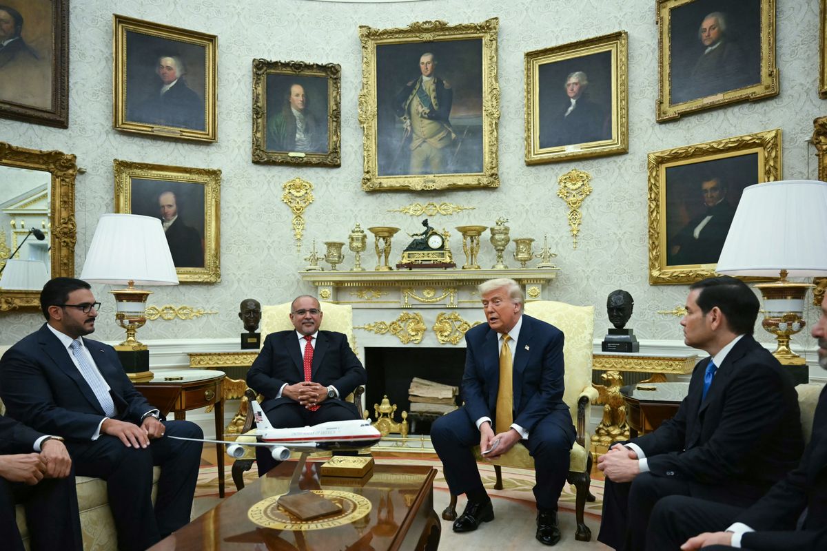 Marco Rubio a Fehér Ház elnöki dolgozószobájában, Donald Trump elnök és a bahreini miniszterelnöki delegáció jelenlétében kérdésre válaszolva közölte, hogy a szíriai drúz és beduin csoportok közötti összetűzés váltotta ki azt a félreértést