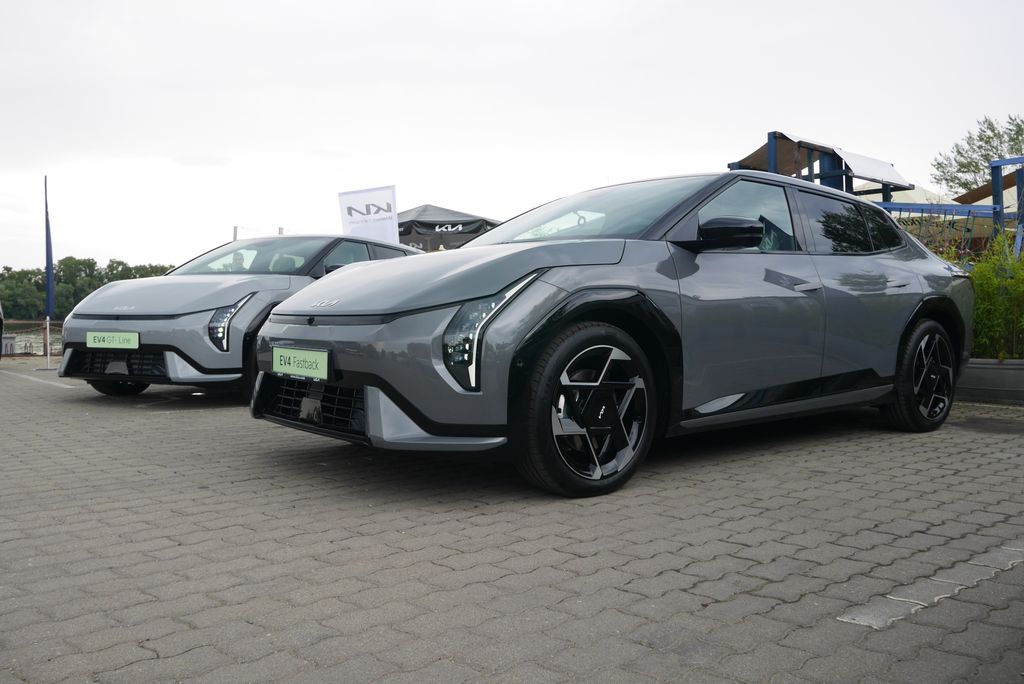 Kia EV4