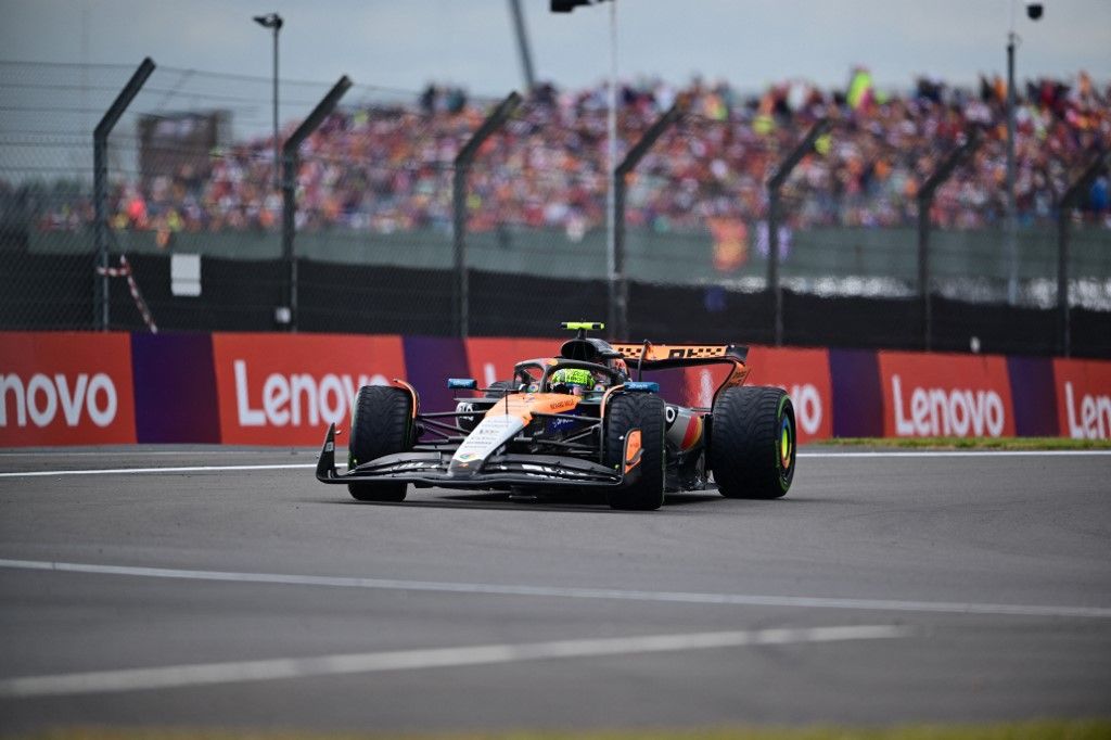 F1, Lando Norris, Forma-1, Forma–1, Brit Nagydíj, Lando Norris of the McLaren F1 Team races during the 13th round of the Formula 1 World Championship at Silverstone Circuit in Silverstone, Northamptonshire, England, on July 6, 2025. (Photo by Andrea Diodato/NurPhoto) (Photo by Andrea Diodato / NurPhoto via AFP)