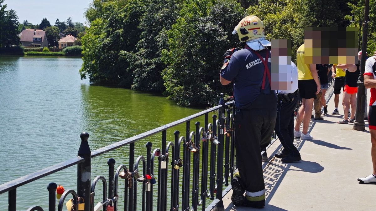 Vasi Vasember: eltűnt egy úszó a versenyen, mentőcsapatok kutatnak a Csónakázó-tóban
