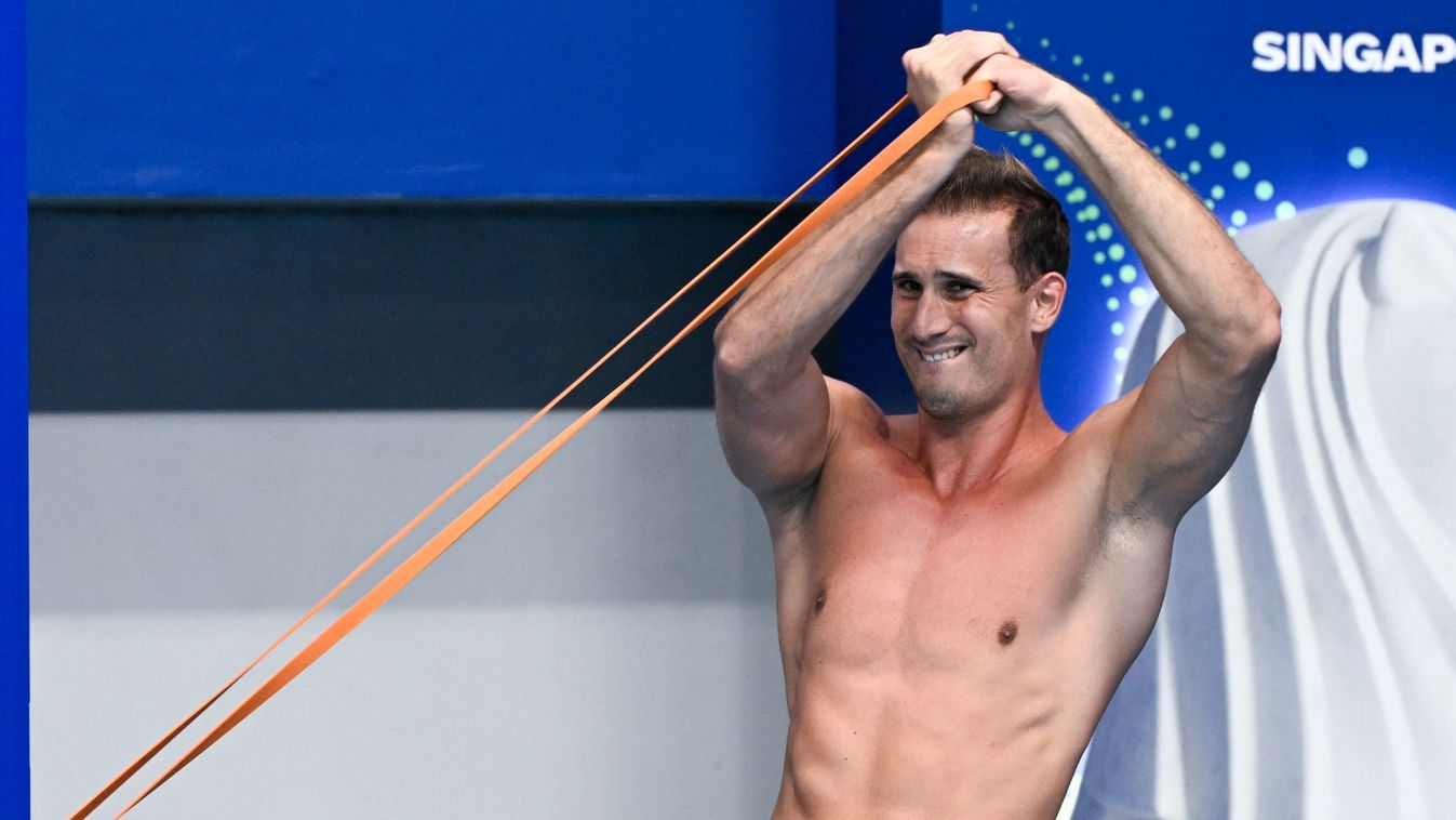 Vámos Márton
Szingapúr, 2025. július 10.
Vámos Márton a magyar férfi vízilabda-válogatott edzésén az OCBC Aquatic Centre-ben a szingapúri sportközpontban 2025. július 10-én. A városállamban rendezik meg a vizes világbajnokságot július 11. és augusztus 3. 