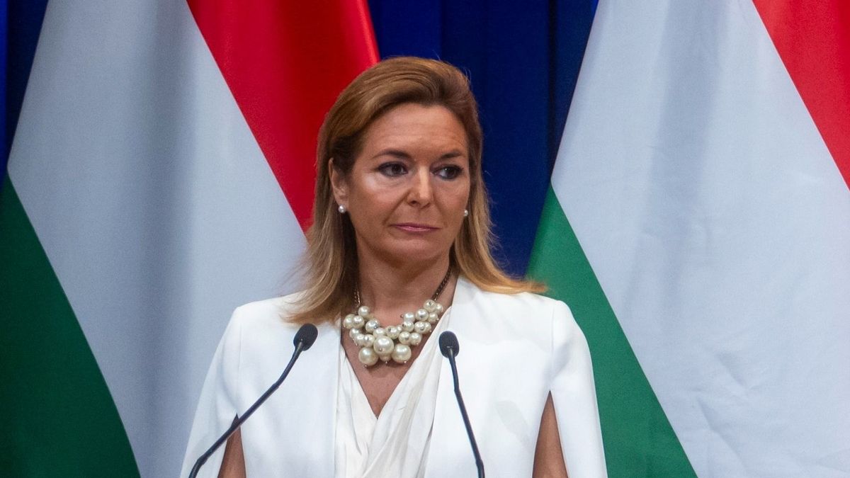 Budapest, 2025. július 3.
Vitályos Eszter kormányszóvivő és Gulyás Gergely, a Miniszterelnökséget vezető miniszter a Kormányinfó sajtótájékoztatón a Karmelita kolostorban 2025. július 3-án.
MTI/Balogh Zoltán