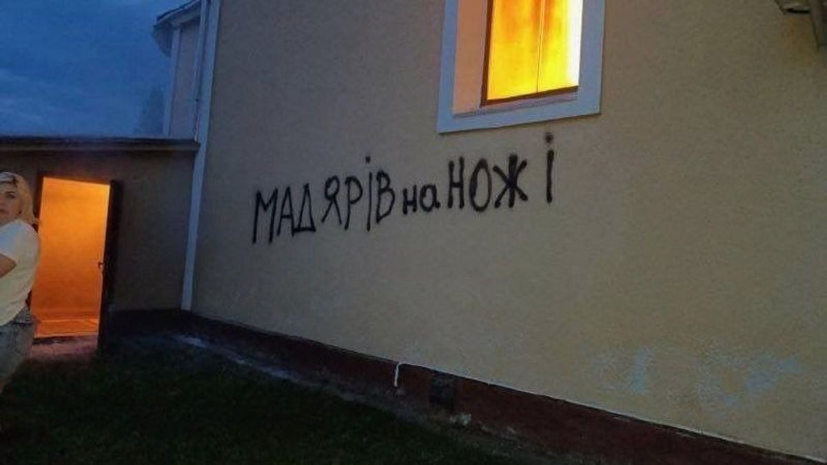 Magyarellenes üzenetek és gyújtogatás Kárpátalján