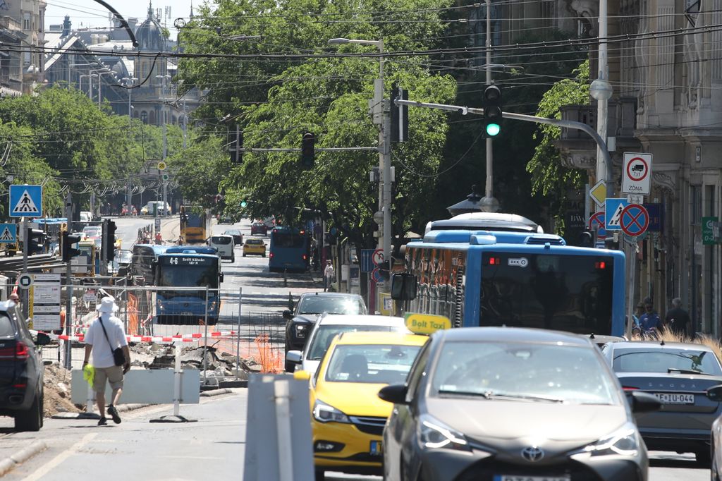 20250701 budapest felujitasok miatt dugok alakulnak ki a kozlekedesben havran zoltan magyar nemezet