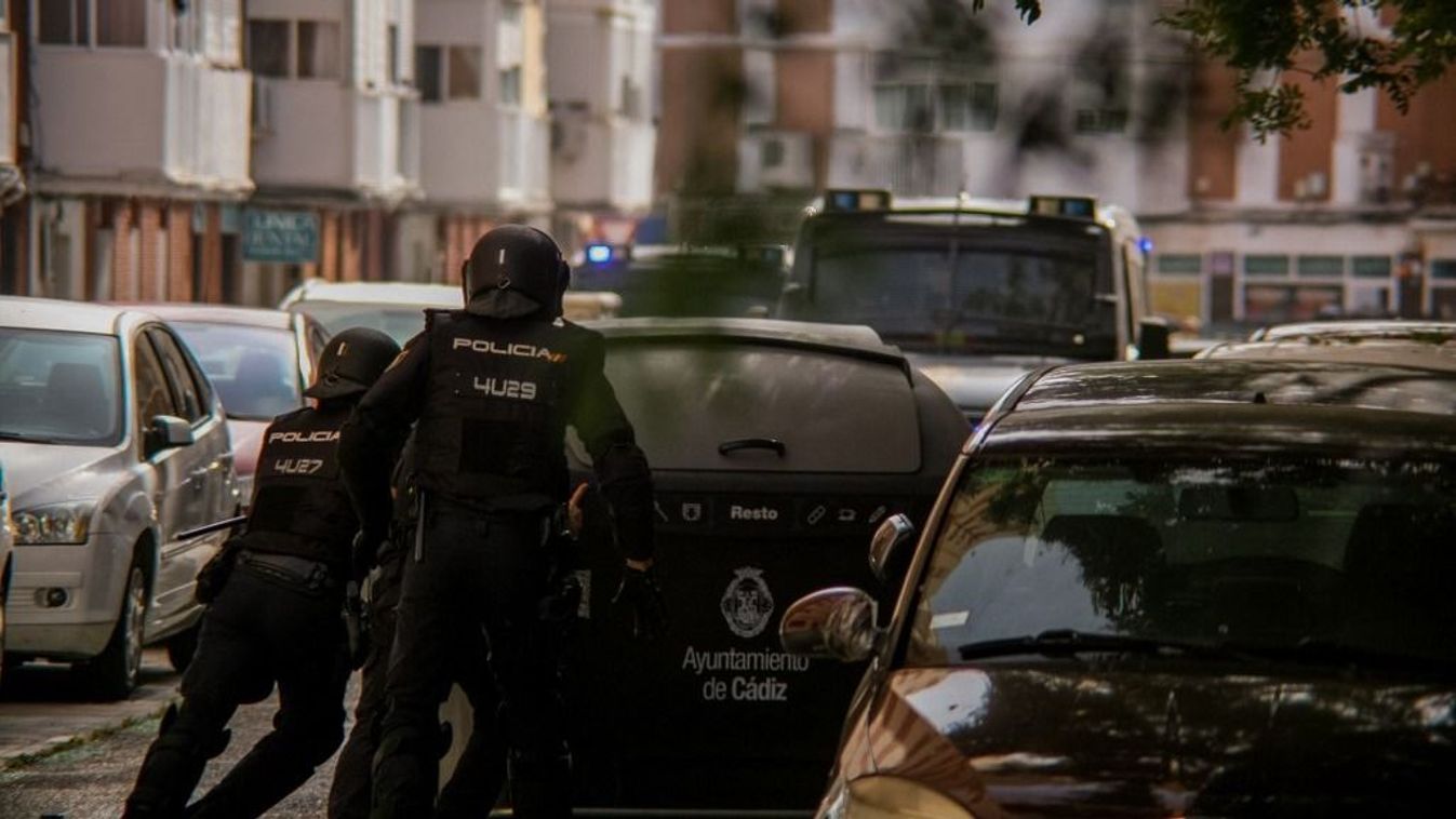 Ezrek vonultak utcára Spanyolországban