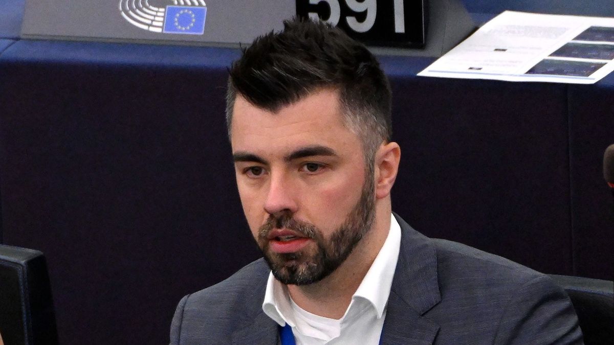 Strasbourg, 2024. szeptember 19.
Kollár Kinga és Kulja András, a Tisza Párt EP-képviselői az Európai Parlament plenáris ülésén Strasbourgban 2024. szeptember 19-én.
MTI/Purger Tamás