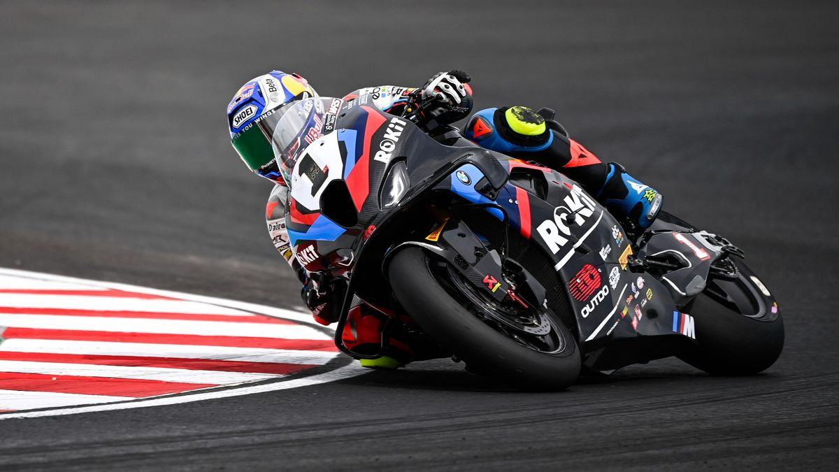 Nagy bukásokat és óriási versenyt hozott a Superbike-vb magyar futama