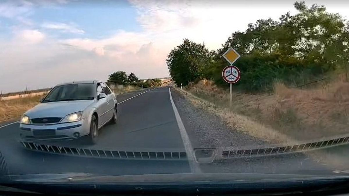 A szembesávban száguldottak a 3-as úton, nem sokon múlt a tragédia + videó