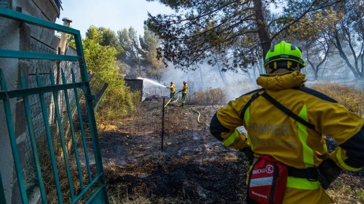 Több száz embert kellett evakuálni a Marseille-t sújtó tűzvész miatt