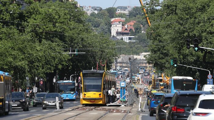 20250701 budapest felujitasok miatt dugok alakulnak ki a kozlekedesben havran zoltan magyar nemezet