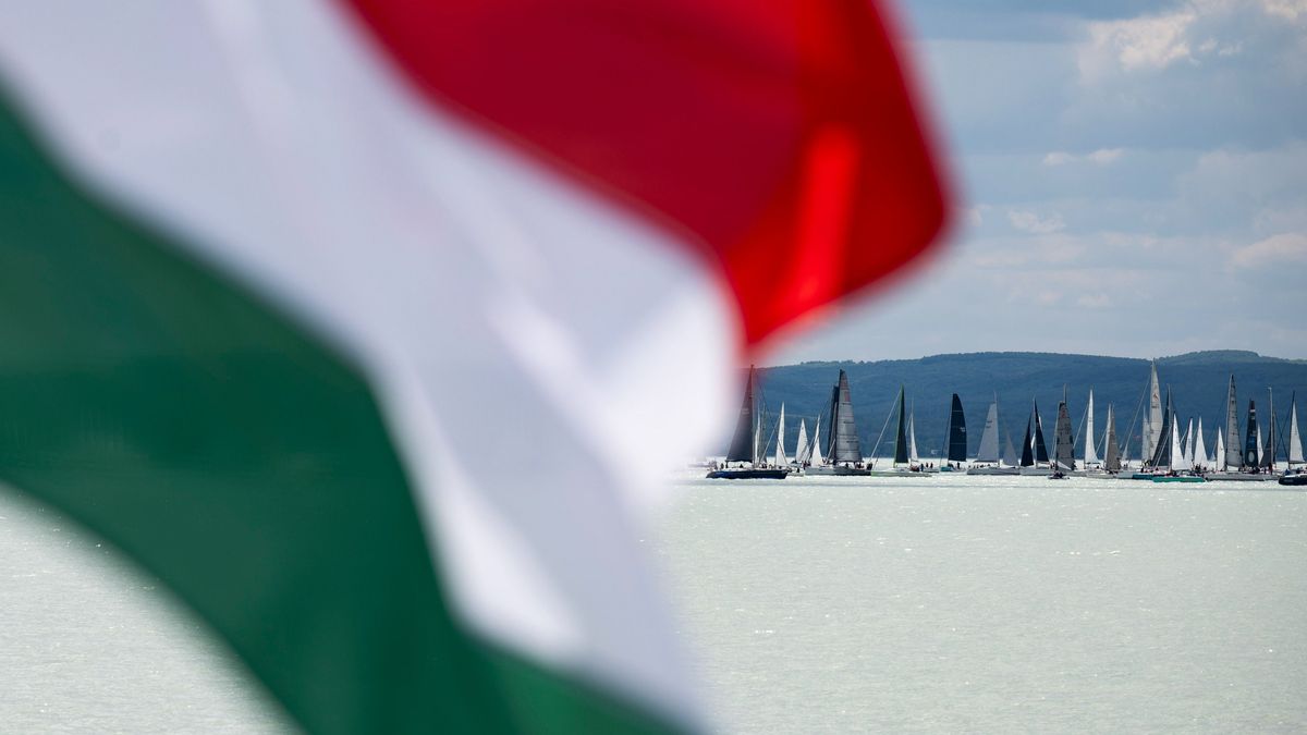Óriási szélben kezdődött a Kékszalag, kövesse élőben a Magyar Nemzeten!