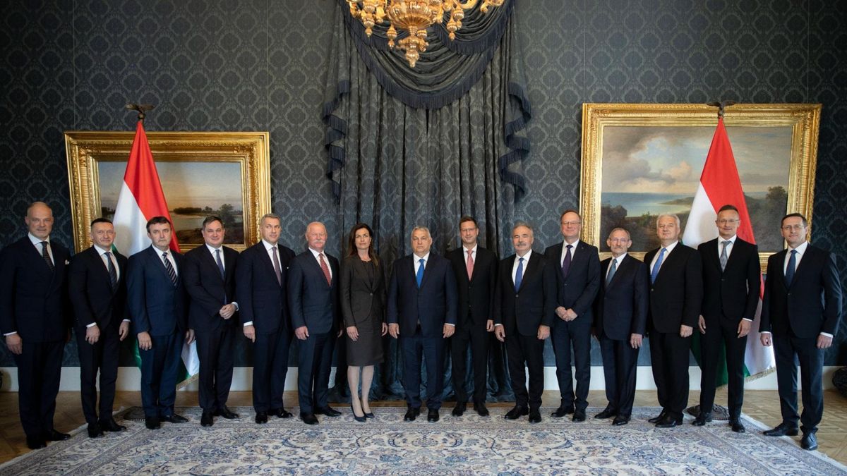 Szívműtétet hajtottak végre az Orbán-kormány kulcsminiszterén