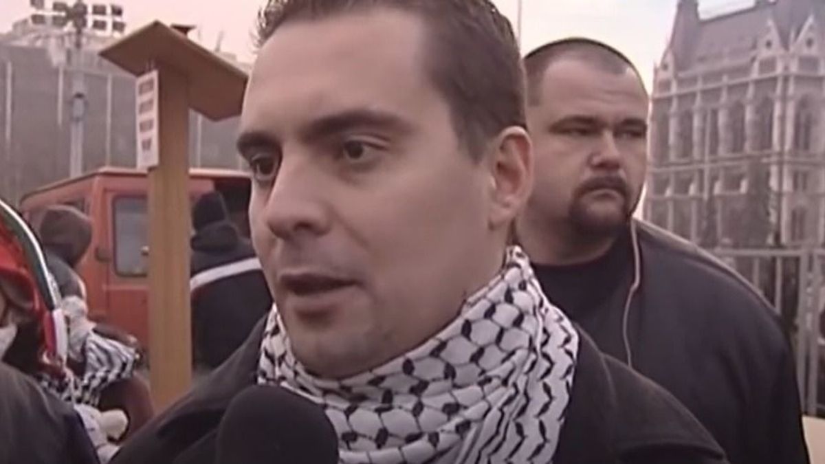 Előbújt majkázni