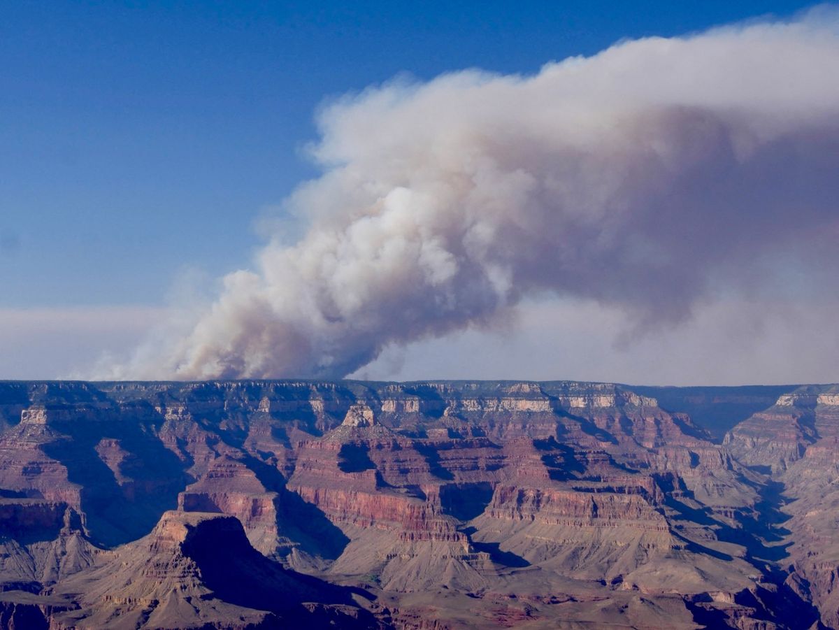 A Grand Canyon északi peremének történelmi jelentőségű turistaháza és a környező tucatnyi épület is elpusztult az erdőtűzben