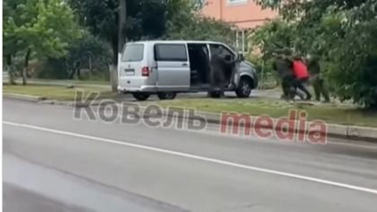 Így vadásznak Ukrajna toborzói az emberekre az utcán + videó