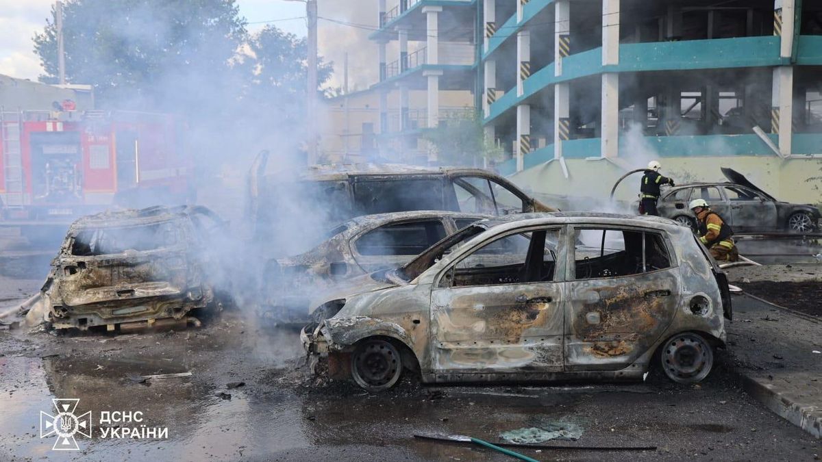 Oroszország légibombát dobott Harkiv központjára + videó