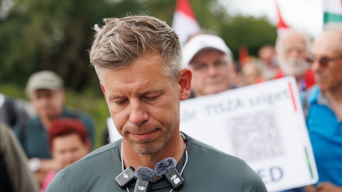 Magyar Péter, a Tisza Párt elnöke 

Hatlaczki Balázs