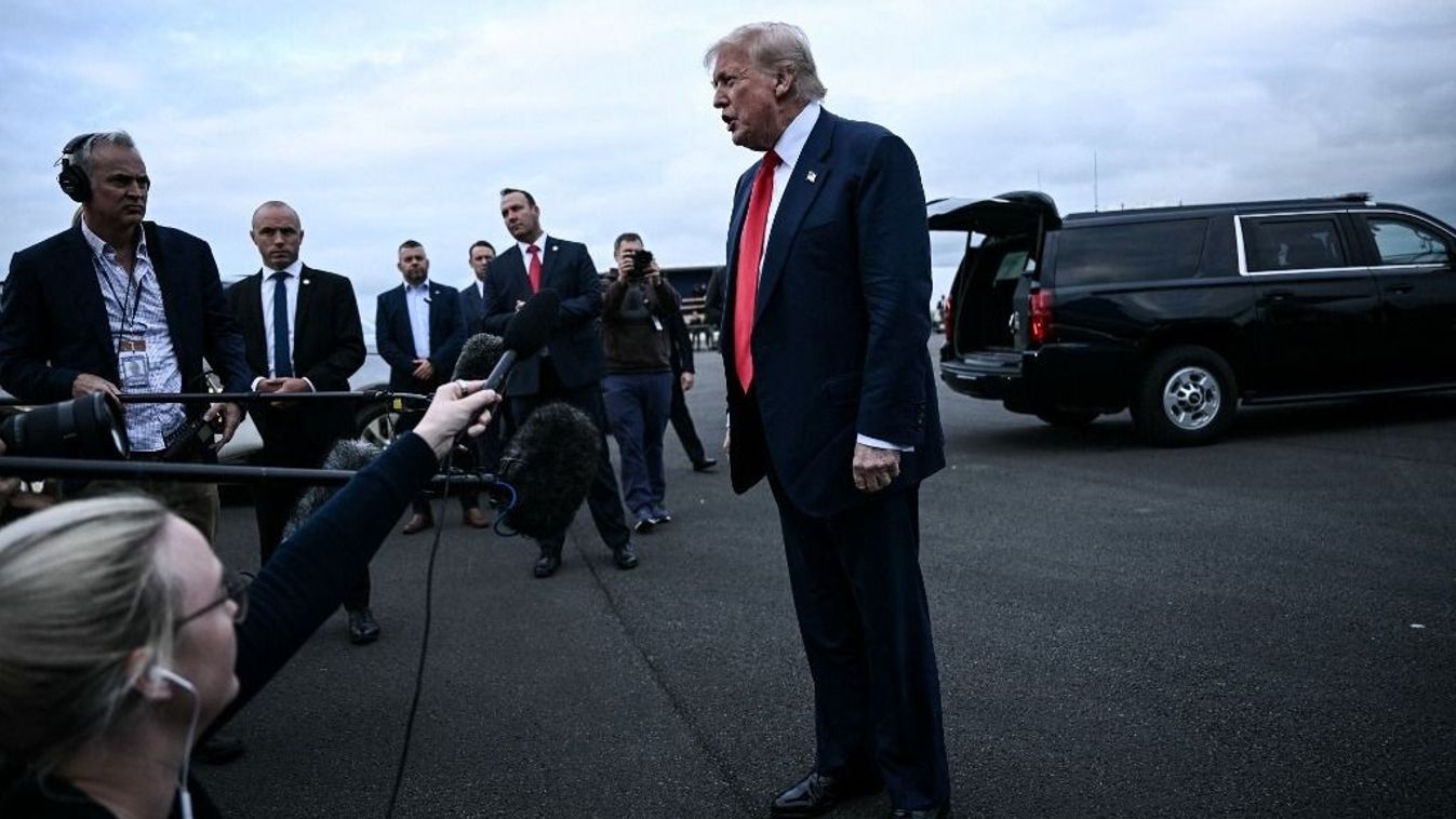Trump válaszolt az újságírói kérdésekre