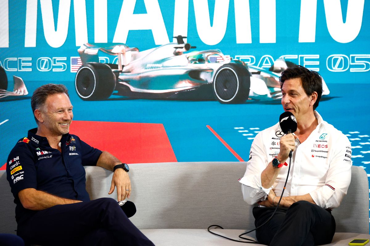Toto Wolff (jobbra) szerint Christian Horner hiányozni fog a Forma–1-ből