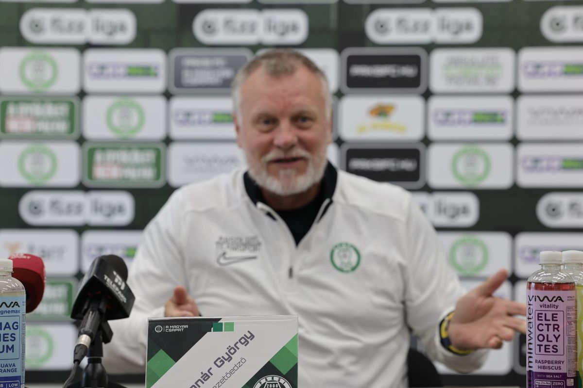 Bognár György mintha azt mutatná: ugyan mit tehetnék? A Paks nehéz helyzetben várja a CFR elleni meccset az Európa-liga selejtezőjében