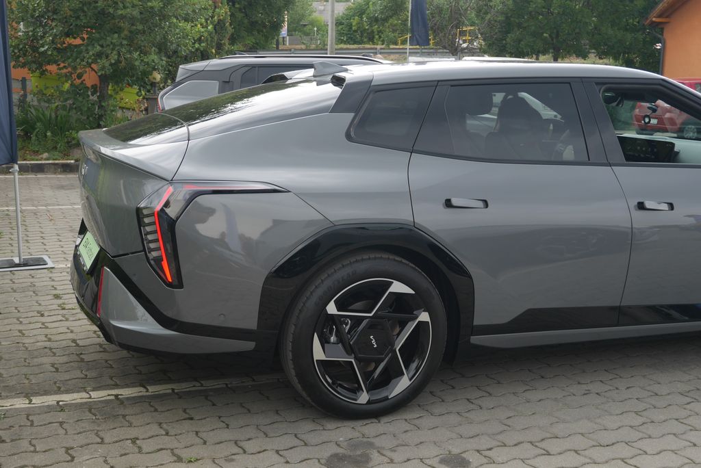Kia EV4